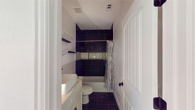 1301 Compton Street, Dallas, TX 75203