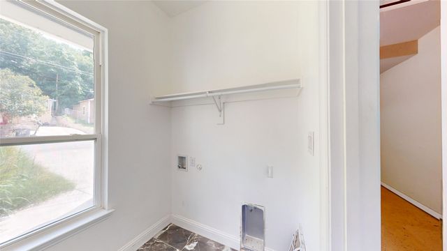 1301 Compton Street, Dallas, TX 75203
