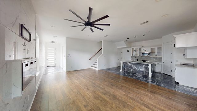 1301 Compton Street, Dallas, TX 75203