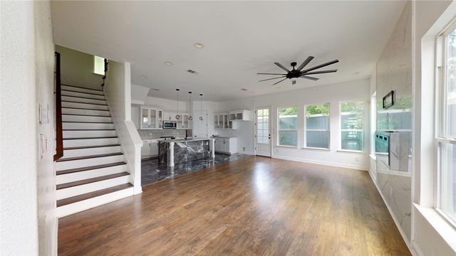 1301 Compton Street, Dallas, TX 75203