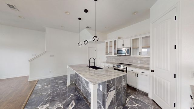 1301 Compton Street, Dallas, TX 75203