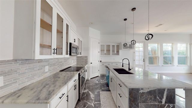 1301 Compton Street, Dallas, TX 75203