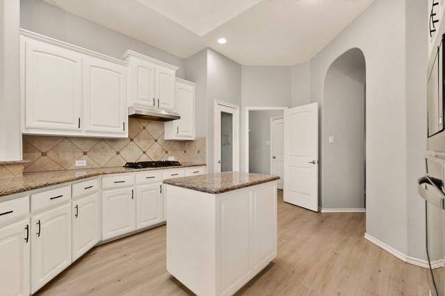 1117 Fairhaven Drive, Glenn Heights, TX 75154