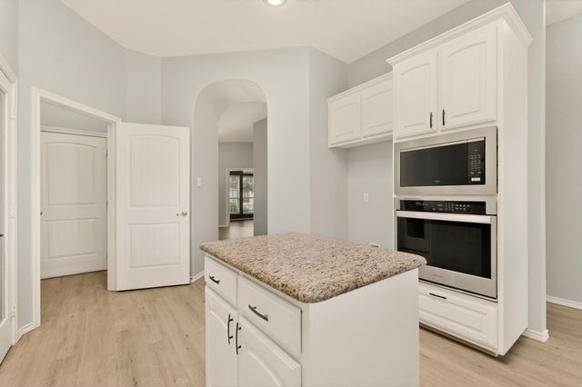 1117 Fairhaven Drive, Glenn Heights, TX 75154