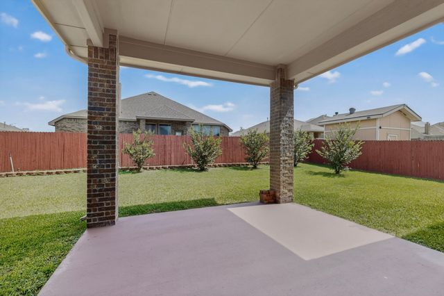 1117 Fairhaven Drive, Glenn Heights, TX 75154