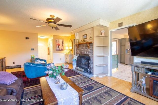 1441 Thickett Road, Schodack, NY 12033