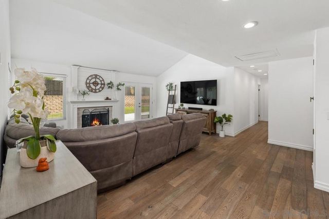 13871 Olive Grove Pl, Poway, CA 92064