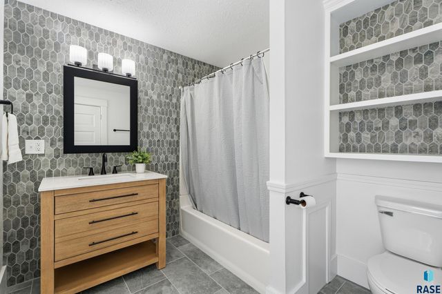 311 E 18th St Street, Sioux Falls, SD 57105