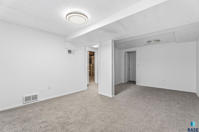 311 E 18th St Street, Sioux Falls, SD 57105