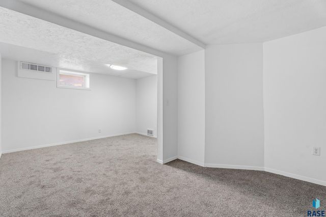 311 E 18th St Street, Sioux Falls, SD 57105