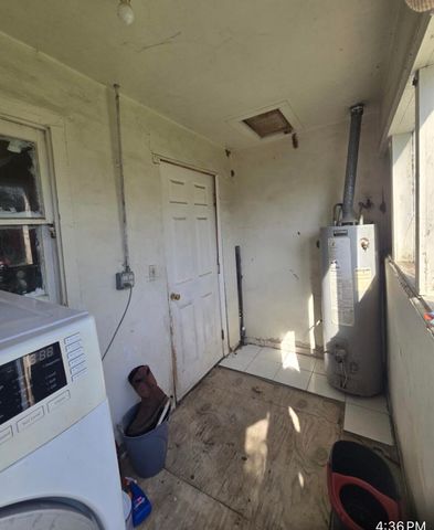 15743 Fuchsia Avenue, Ivanhoe, CA 93235