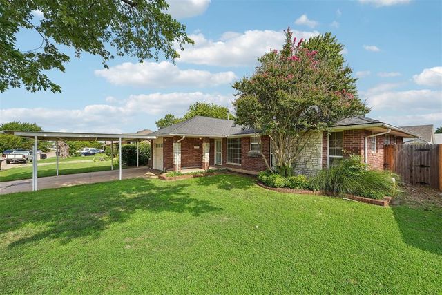 1013 NW 5th Street, Moore, OK 73160