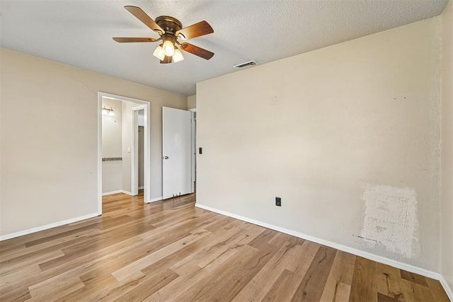 1013 NW 5th Street, Moore, OK 73160