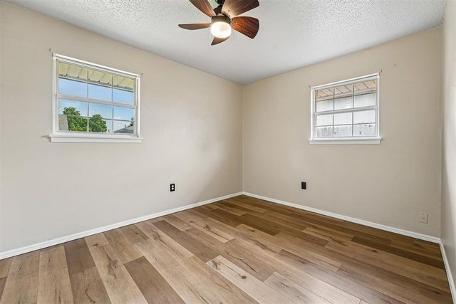 1013 NW 5th Street, Moore, OK 73160