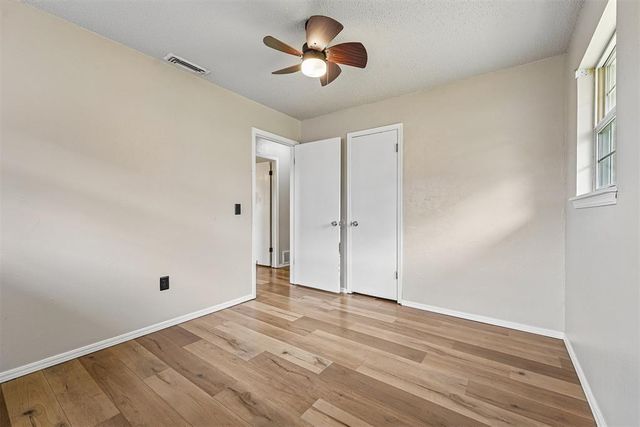 1013 NW 5th Street, Moore, OK 73160