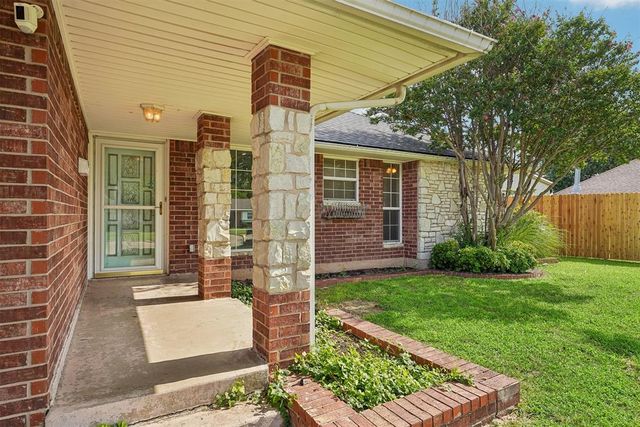 1013 NW 5th Street, Moore, OK 73160