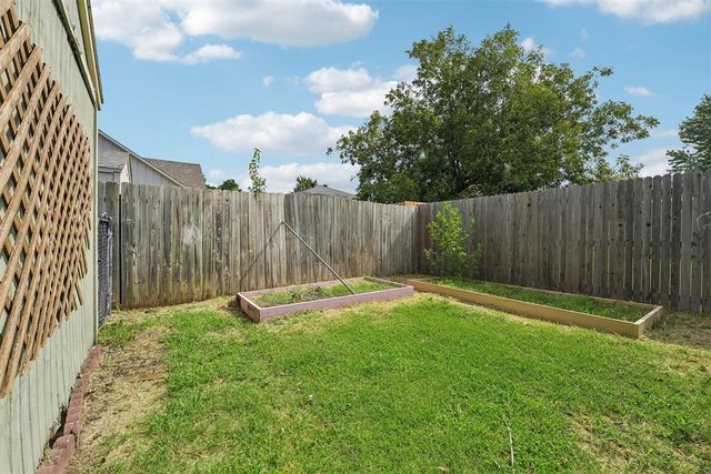 1013 NW 5th Street, Moore, OK 73160