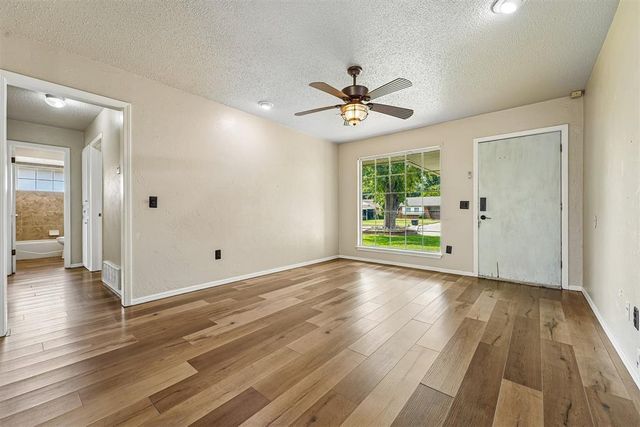 1013 NW 5th Street, Moore, OK 73160