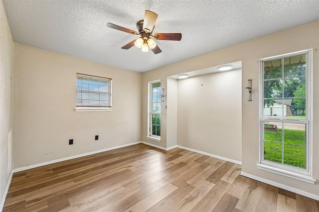 1013 NW 5th Street, Moore, OK 73160