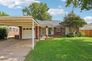 1013 NW 5th Street, Moore, OK 73160