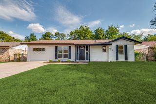 424 Stonewall Drive, Euless, TX 76039