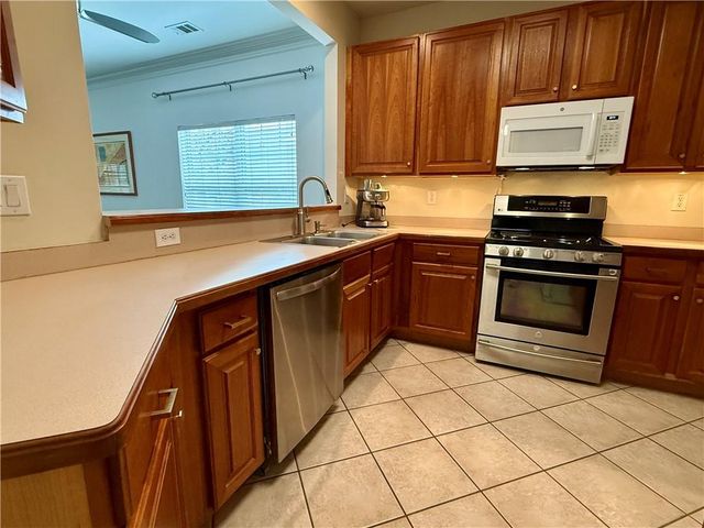 1418 Raven Rock Trail NW, Kennesaw, GA 30152