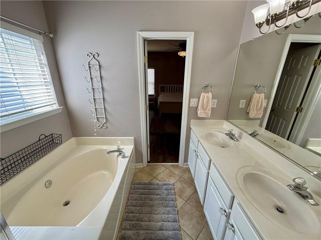 1418 Raven Rock Trail NW, Kennesaw, GA 30152