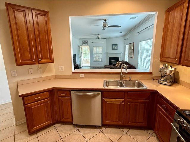 1418 Raven Rock Trail NW, Kennesaw, GA 30152