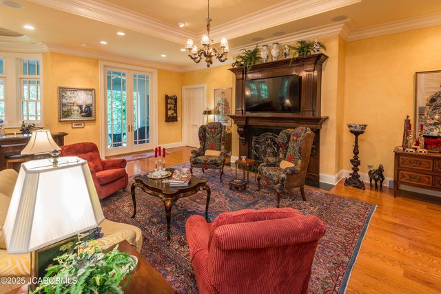 617 S EAGLE TRACE, Jefferson City, MO 65109