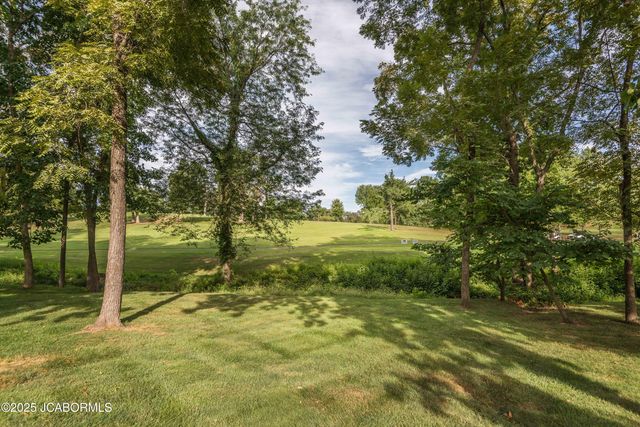 617 S EAGLE TRACE, Jefferson City, MO 65109