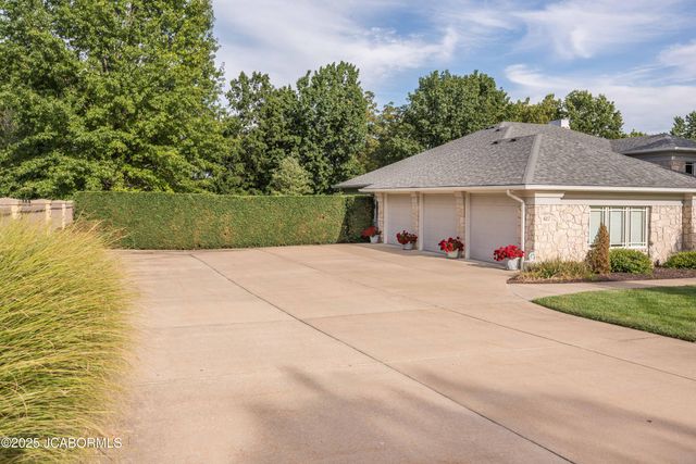 617 S EAGLE TRACE, Jefferson City, MO 65109