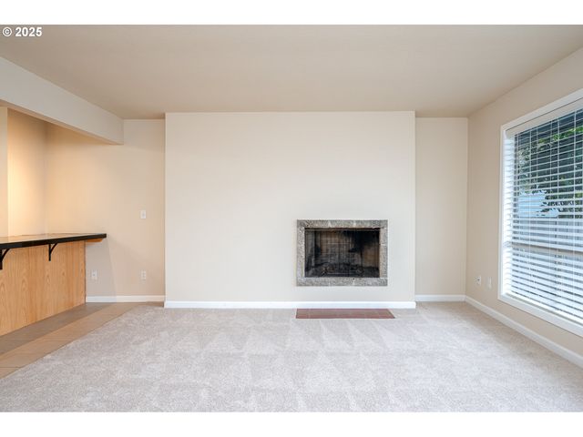 10090 Sw BEAVERTON HILLSDALE Hwy 16, Beaverton, OR 97005