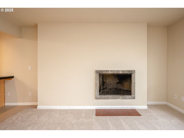 10090 Sw BEAVERTON HILLSDALE Hwy 16, Beaverton, OR 97005