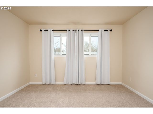 10090 Sw BEAVERTON HILLSDALE Hwy 16, Beaverton, OR 97005