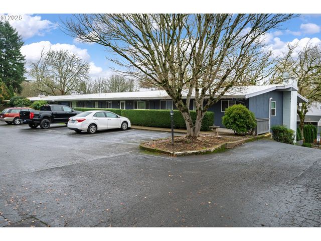 10090 Sw BEAVERTON HILLSDALE Hwy 16, Beaverton, OR 97005