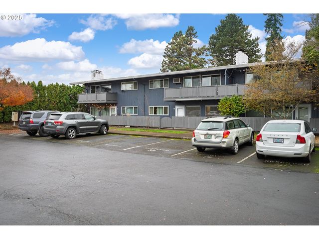 10090 Sw BEAVERTON HILLSDALE Hwy 16, Beaverton, OR 97005