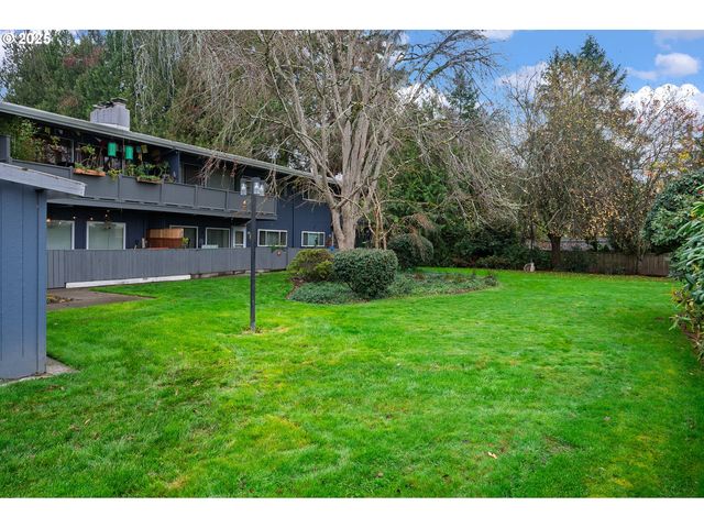 10090 Sw BEAVERTON HILLSDALE Hwy 16, Beaverton, OR 97005