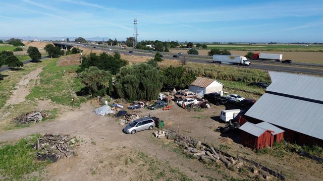 3135 W Canal Blvd, Tracy, CA 95304