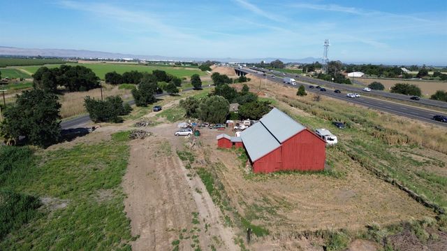 3135 W Canal Blvd, Tracy, CA 95304