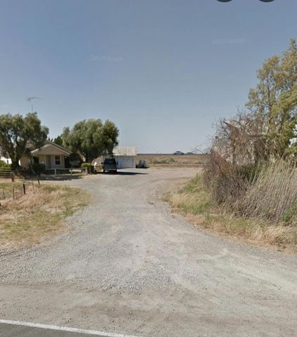 3135 W Canal Blvd, Tracy, CA 95304