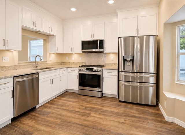 6801 CAMBRIDGE PARK DRIVE, Apollo Beach, FL 33572
