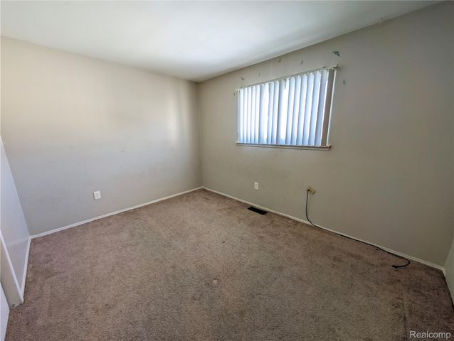 15630 Harrison, Romulus, MI 48174