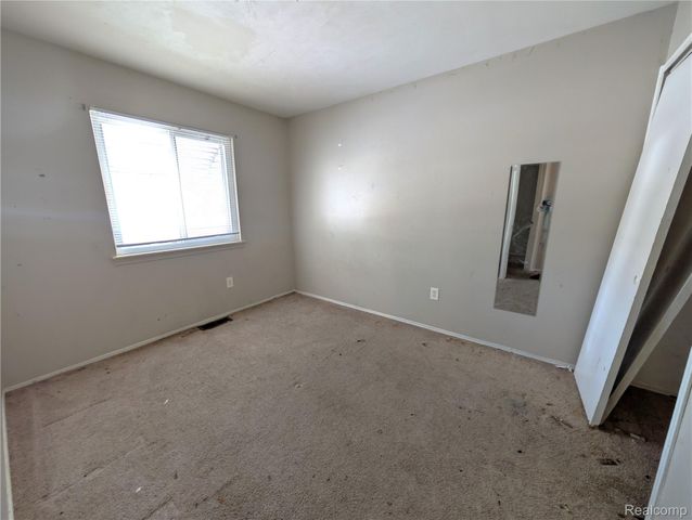 15630 Harrison, Romulus, MI 48174