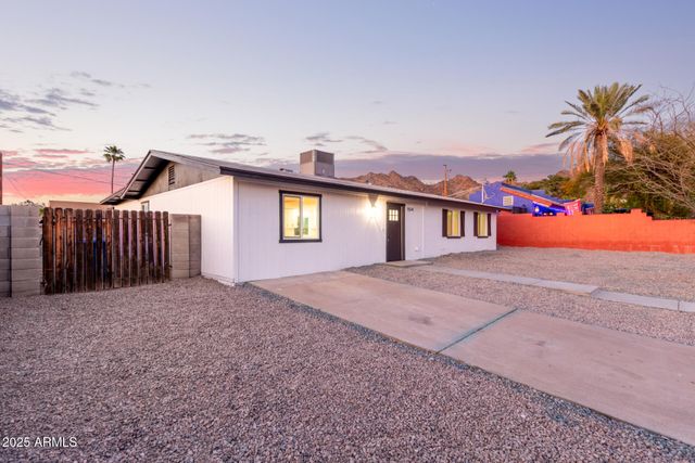 1514 E TURQUOISE Avenue, Phoenix, AZ 85020