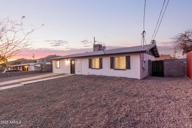 1514 E TURQUOISE Avenue, Phoenix, AZ 85020