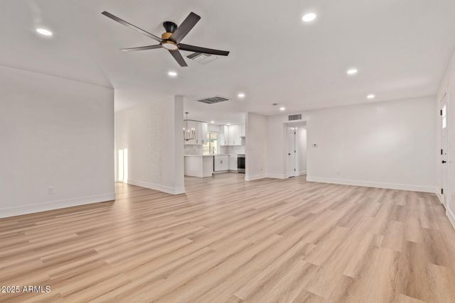 1514 E TURQUOISE Avenue, Phoenix, AZ 85020