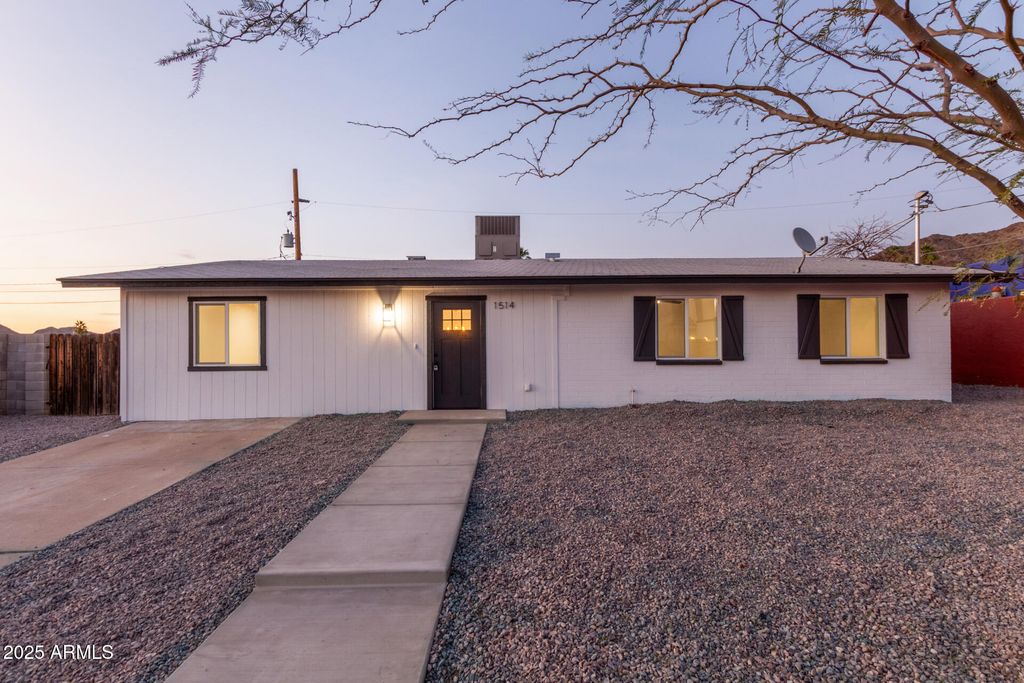 1514 E TURQUOISE Avenue, Phoenix, AZ 85020