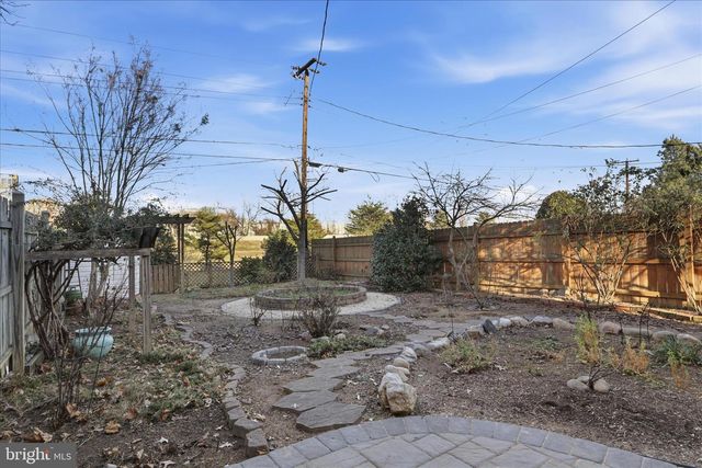 2238 ARLINGTON TER, Alexandria, VA 22303