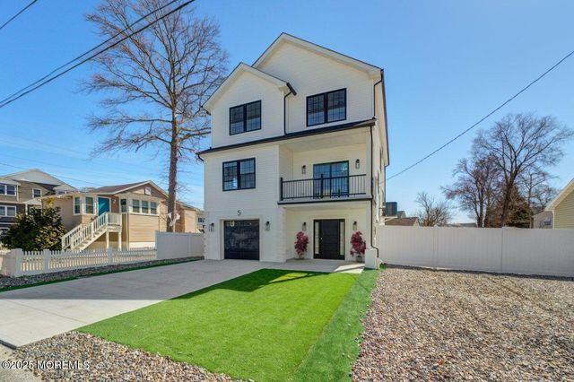 5 Shore Pine Drive, Brick, NJ 08723