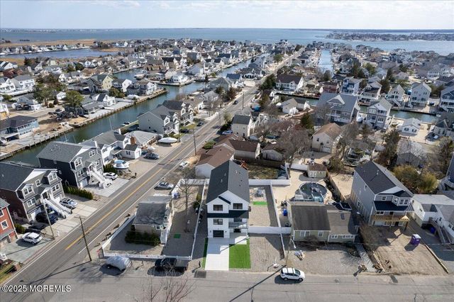 5 Shore Pine Drive, Brick, NJ 08723